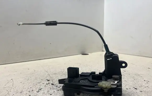 Opel Astra H Front door lock 4148209