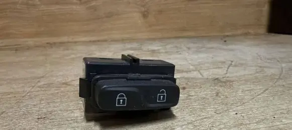 Volvo XC60 Central locking switch button 31343100 14W085