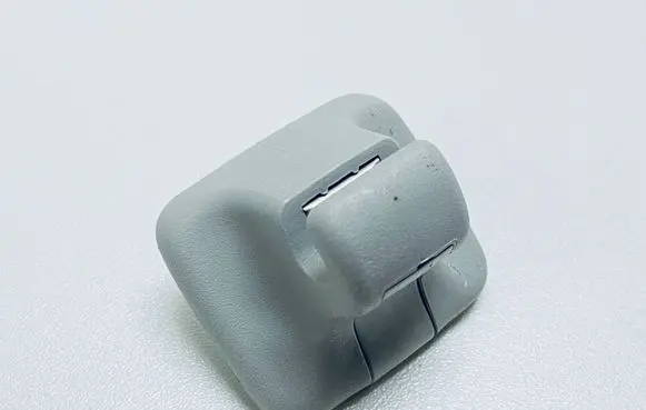 Volkswagen Jetta VI Sun visor clip/hook/bracket 1K0857561B