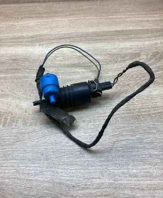 Seat Toledo II (1M) Windscreen/windshield washer pump 357972752