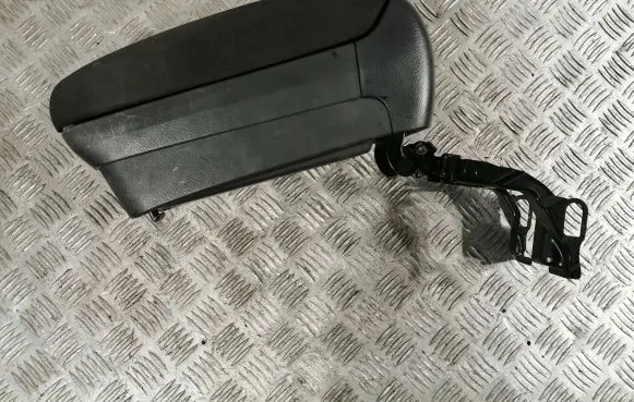 Toyota Avensis T250 Armrest 5890505030B3