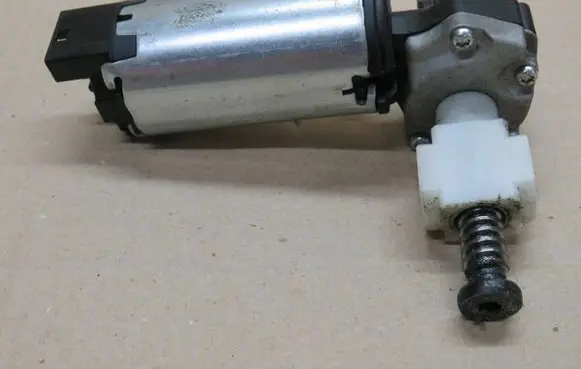 Opel Insignia A Seat adjustment motor 8358389 10547 12082014