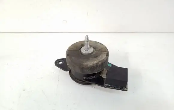 Nissan Leaf I (ZE0) Engine mount bracket