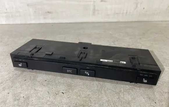 BMW 5 E60 E61 Seat heating switch 9134027 833981 13580862