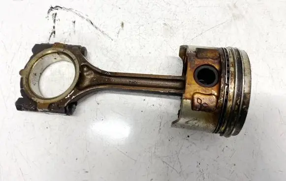 Mitsubishi Colt Piston with connecting rod g13m
