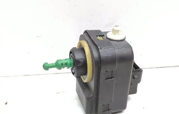 Volvo V70 Headlight level adjustment motor