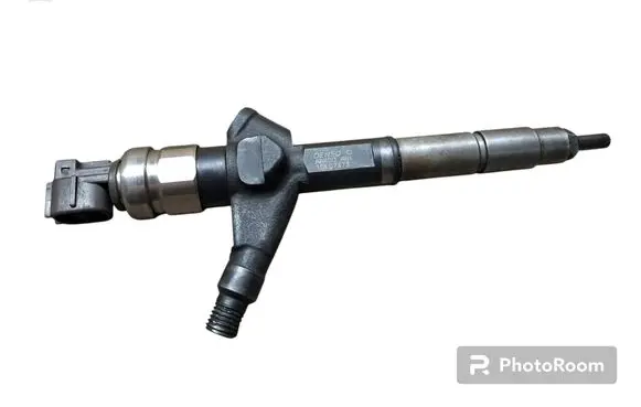 Nissan X-Trail T30 Fuel injector 10E07373