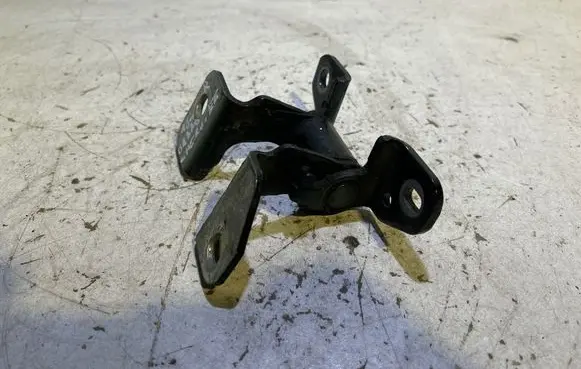 Jeep Grand Cherokee Front door lower hinge 