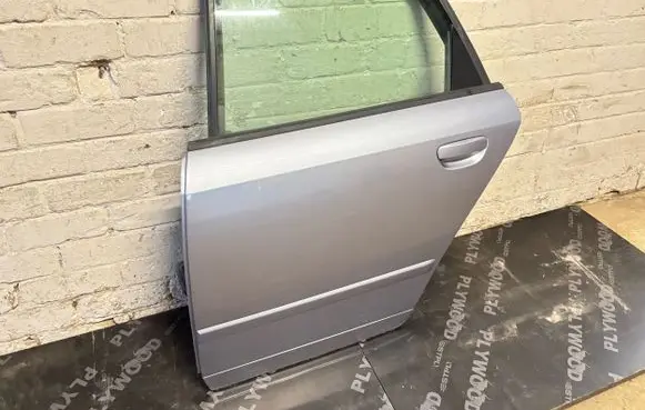 Audi A4 S4 B7 8E 8H Rear door