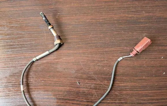 Volkswagen PASSAT B6 Exhaust gas temperature sensor 03G906088K