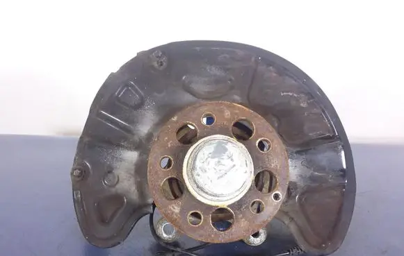 Mercedes-Benz GLK (X204) Front wheel hub spindle knuckle