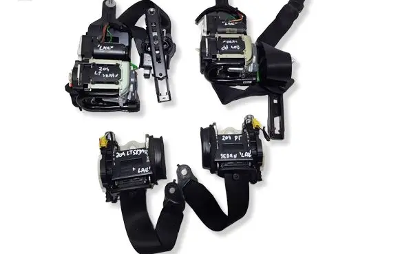 Mercedes-Benz C W204 Front seatbelt 619060900DDD 619060900 616774500