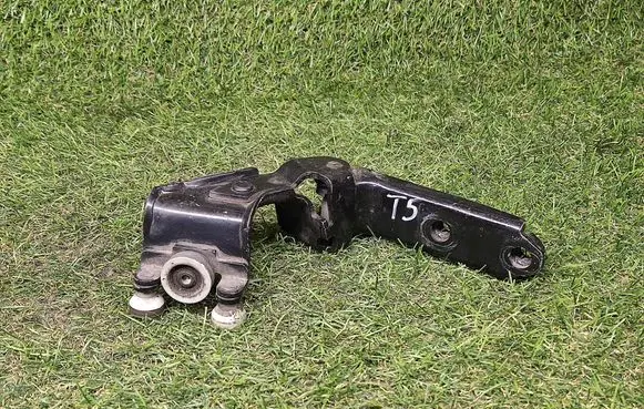 Volkswagen Transporter - Caravelle T5 Sliding door middle roller runner 7H0843336D