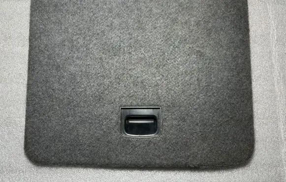 Trunk/boot lower side trim panel