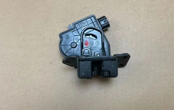 Toyota Auris 150 Tailgate/trunk/boot lock/catch/latch
