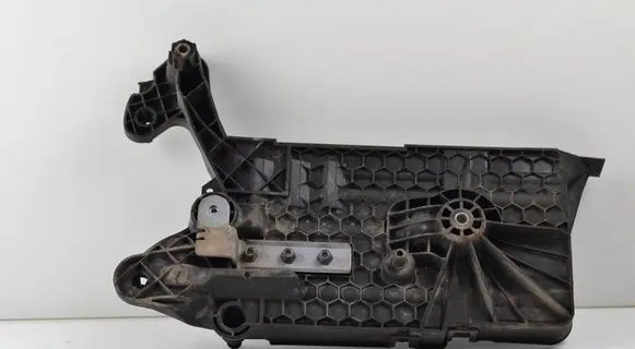 Volkswagen Golf VII Battery tray 5Q0915331K
