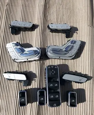 Mercedes-Benz G W463 2nd Gen Seat heating switch A2139050204