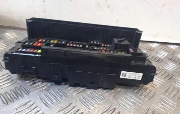 BMW 7 F01 F02 F03 F04 Fuse module 925281501 9252815