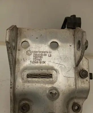 BMW 5 F10 F11 Radiator mount bracket 7186513 7207151 74314910