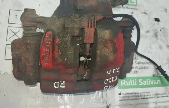 Front brake caliper