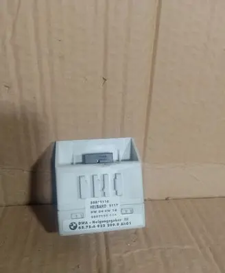 BMW 5 E39 Yaw turn rate sensor 6923209 657569232099 55892110