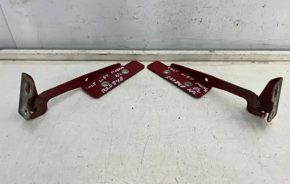 Mitsubishi Colt Engine bonnet/hood hinges 5905a096 5905a095