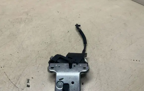 Audi A6 S6 C6 4F Tailgate/trunk/boot lock/catch/latch 4F5827505D