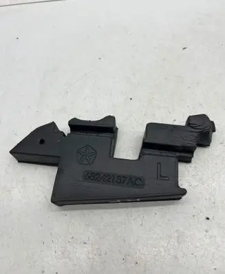 Jeep Compass Fender foam support/seal 68242137AC