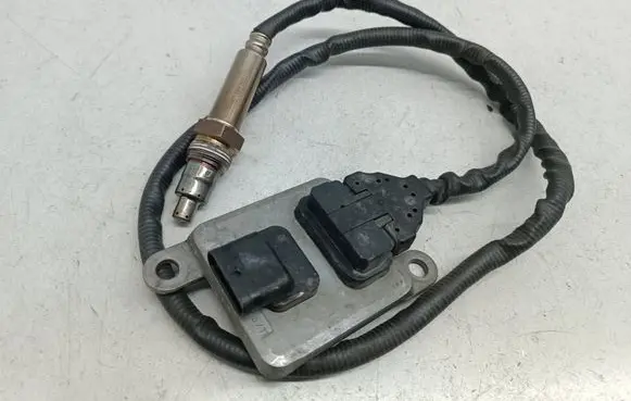 Mercedes-Benz Vito Viano W447 Lambda probe sensor A0009058611 0009058611