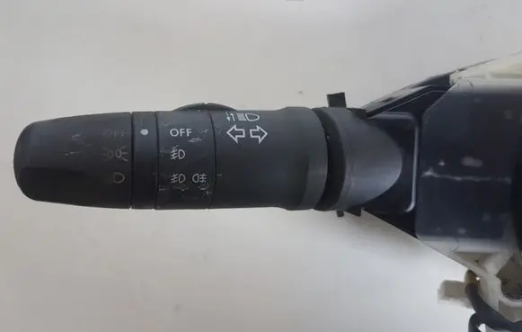 Nissan X-Trail T30 Indicator stalk 8H700 25540