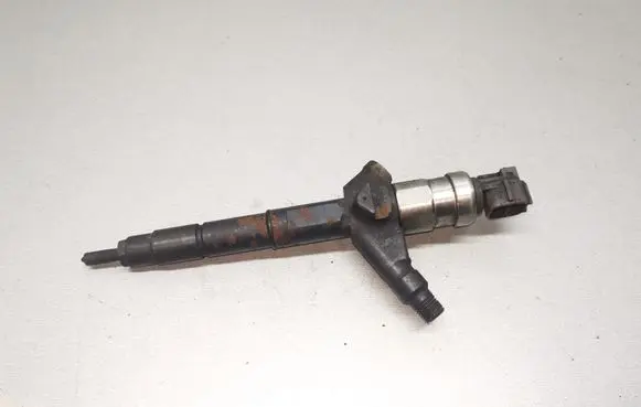 Nissan Primera Fuel injector 16600AU600