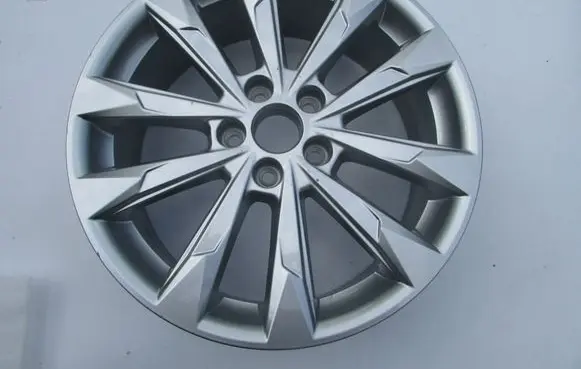 Audi Q3 F3 R18 alloy rim 83A601025G