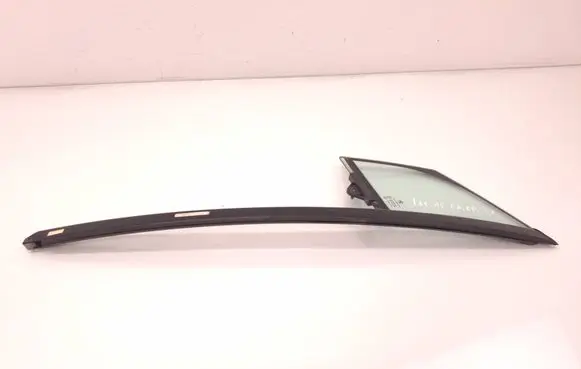 BMW i3 Front door vent window glass four-door 7289041