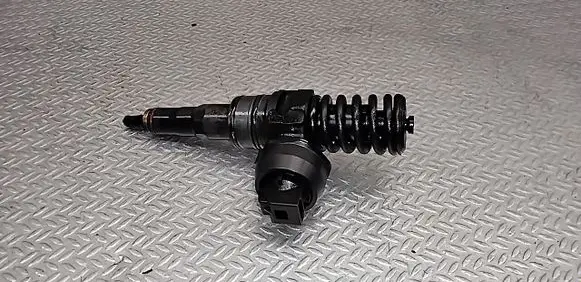 Volkswagen Sharan Fuel injector 038130073BP