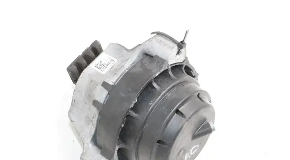 BMW 5 G30 G31 Engine mount bracket 6860492