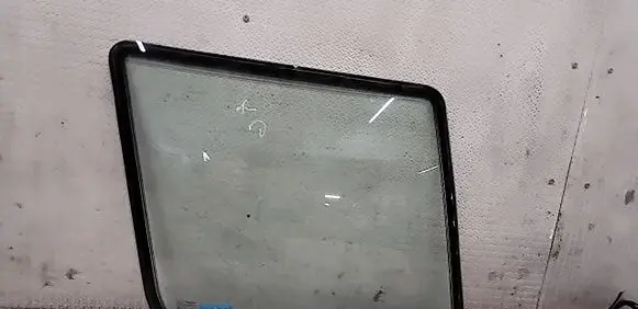 Land Rover Discovery Rear side window