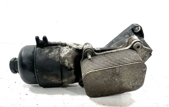 Peugeot 207 Oil filter mounting bracket