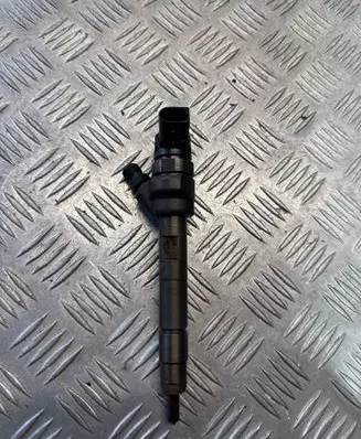 BMW 5 F10 F11 Fuel injector 0445110478 7810702