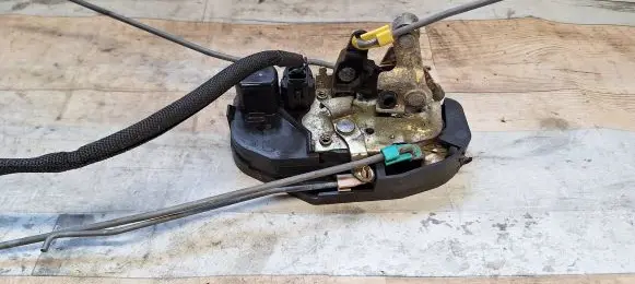 Jeep Grand Cherokee (WK) Front door lock