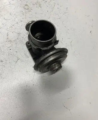 BMW 3 E46 EGR valve 2826400