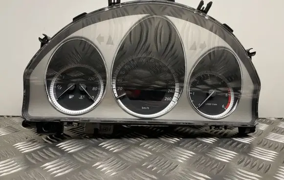 Mercedes-Benz GLK (X204) Speedometer (instrument cluster) A2044400211 A2045407511 A2044423621