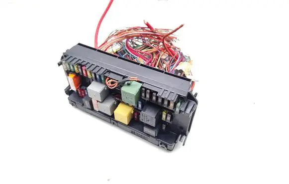 Mercedes-Benz C W204 Fuse module A2129005712 A2129015004 A2129025405