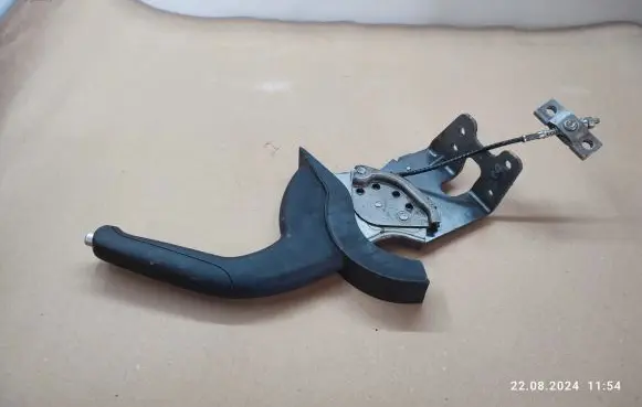 Hyundai Sonata Handbrake/parking brake lever assembly