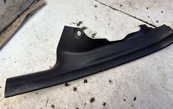 BMW 3 E90 E91 Rear sill trim cover 11242010