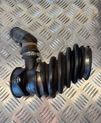 Ford Transit - Tourneo Connect Turbo air intake inlet pipe/hose AV616C784AF