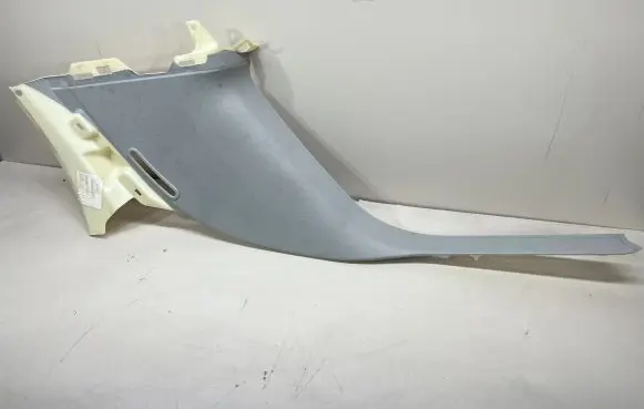 Mercedes-Benz GL X164 (D)pillar trim (top) A1646905425