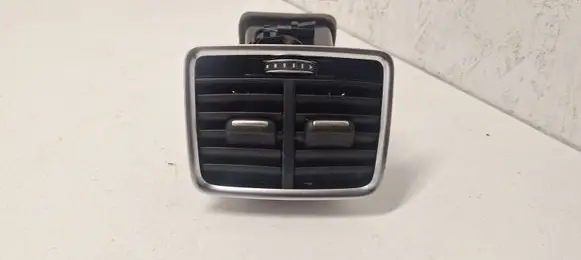 Audi Q3 8U Rear air vent grill 8U0819203A