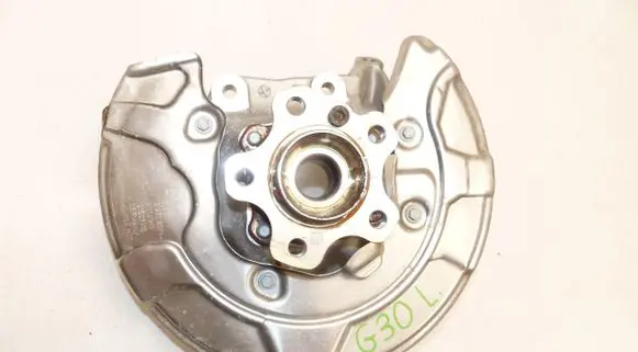 BMW 5 G30 G31 Front wheel hub spindle knuckle 6866337