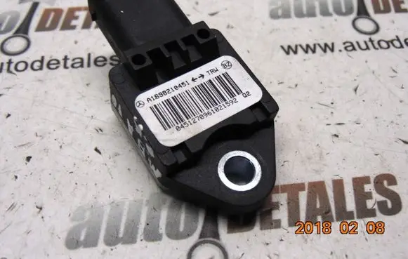Mercedes-Benz A W169 Airbag deployment crash/impact sensor A1698210451