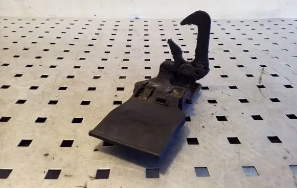 Audi A8 S8 D4 4H Engine bonnet/hood lock/latch loop/hook 4H0823485C